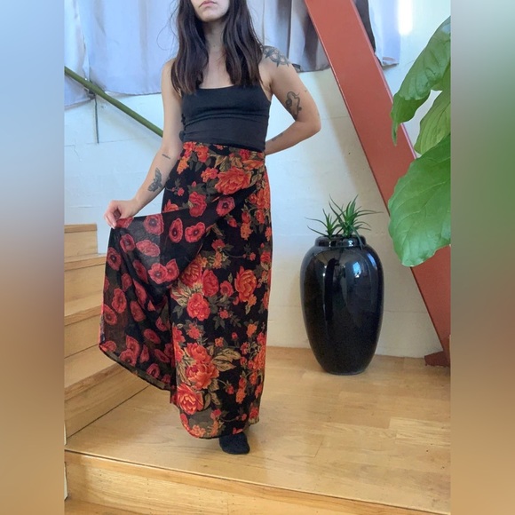 Vintage Reversible Black Floral 1990’s Slit Skirt - Picture 3 of 5